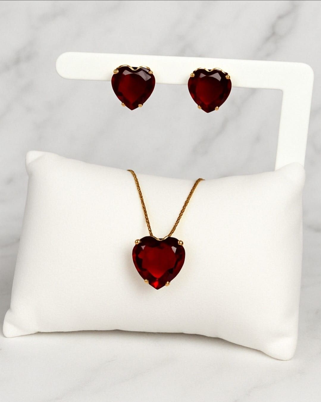 Conjunto Colar e Brinco Veneziana Pingente Coração Rubi