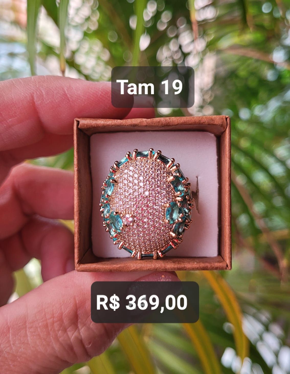 Anel Luxo Zircônias Esverdeada Micro Cravejada Cristal dourado Tam 19