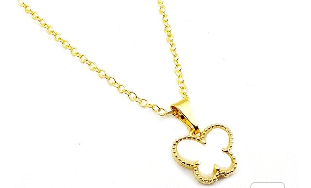 Colar Elo Português com Pingente Borboleta Madrepérola dourado
