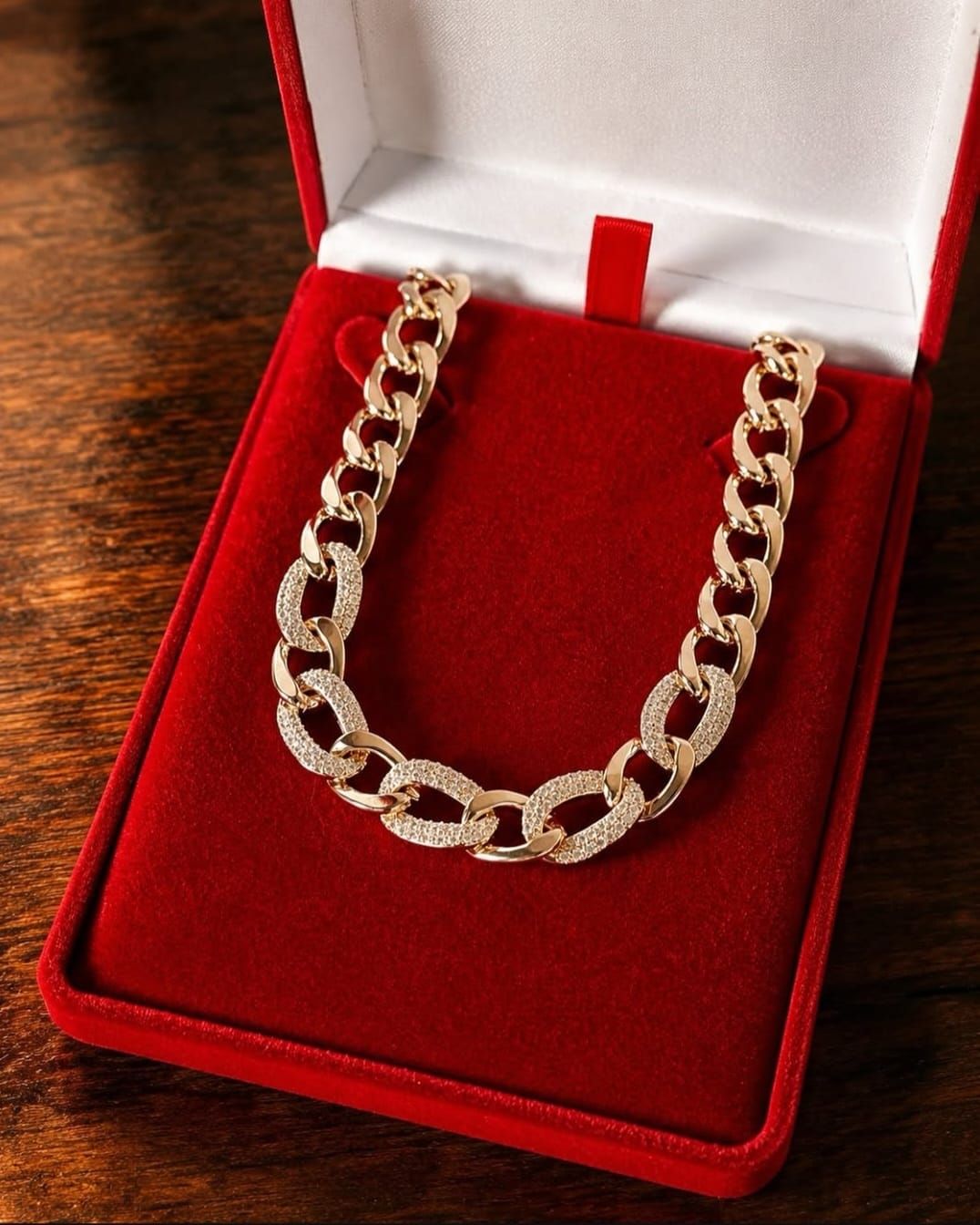 Choker Cartier Luxo Micro Cravejada Zircônia Cristal dourado