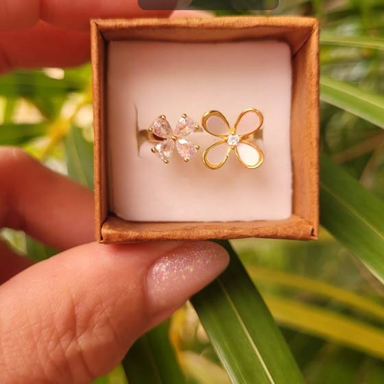 Anel 2 Flores / Zircônia e Madre Pérola dourado Tam Regulável