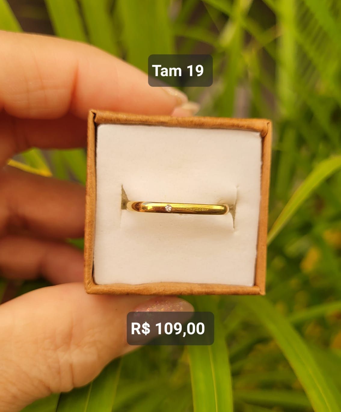 Aliança Quadrada com Ponto de Luz Aço dourado Tam 19