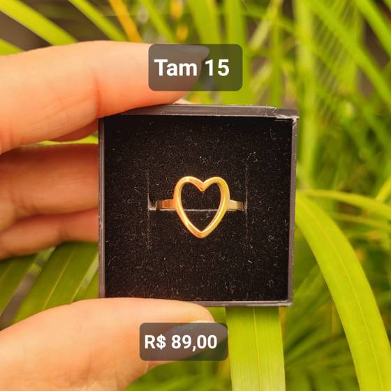 Anel Coração Vazado Pequeno Aço dourado Tam 15