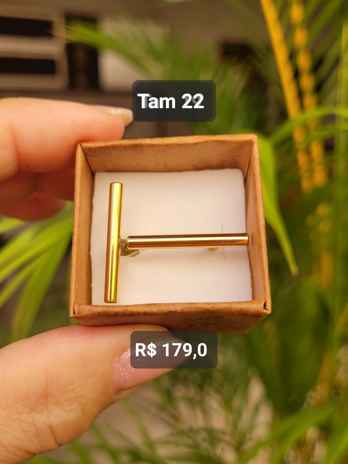 Anel em T Liso Grande Aço dourado Tam 22