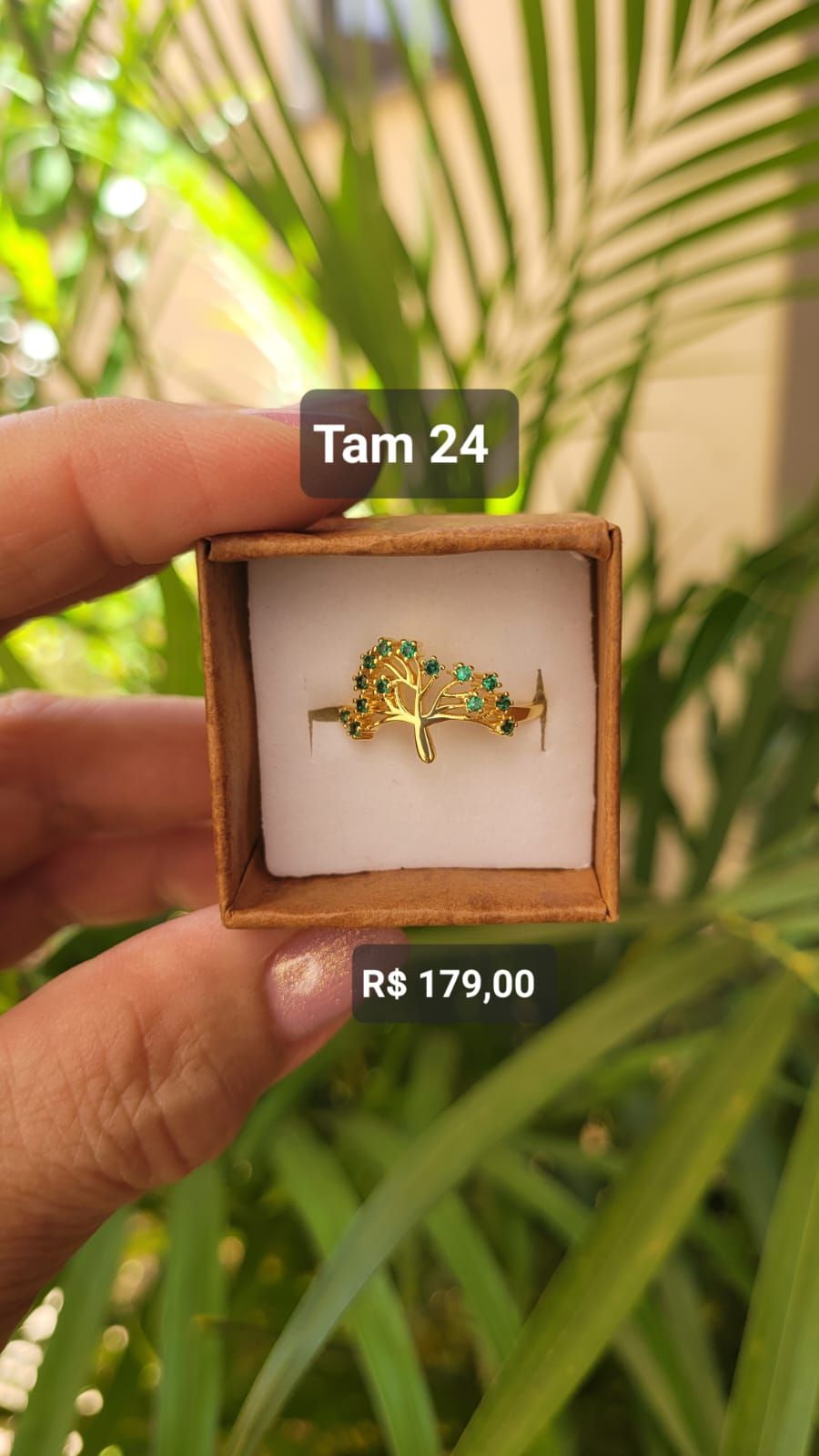 Anel Árvore da Vida Cravejada Zircônias Verde Esmeralda Dourado Tam  24