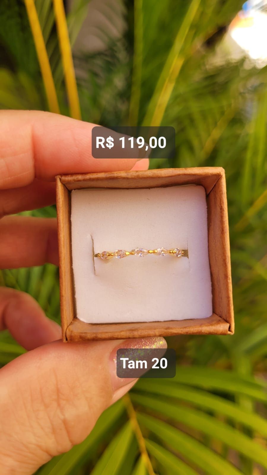 Aparador / Anel 5 Zircônias Cristais Ovais Pequenas dourado Tam 20
