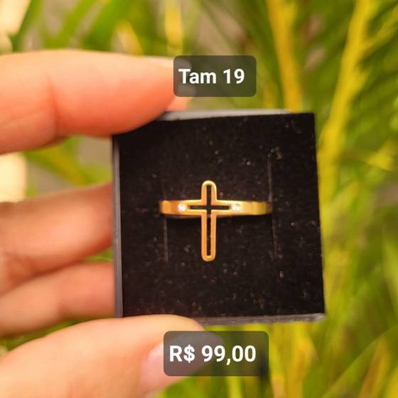 Anel Crucifixo Liso Vazado com 2 Ponto de Luz Aço dourado Tam 19