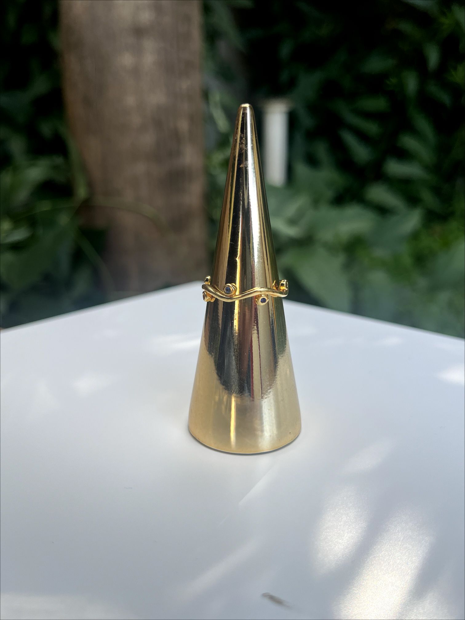 Anel Ondulado cravejado zircônias color dourado Tam 21
